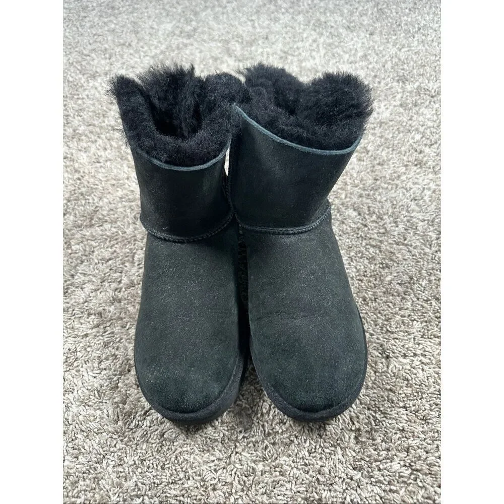 UGG Arielle Bailey Fur Bow Short Boots black winter sheepskin furry women’s 7